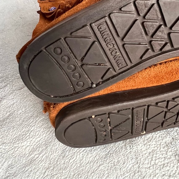 Minnetonka High Top Fringe Moccasin Suede Leather Beaded Boho Bootie Boot Brown - Picture 7 of 12